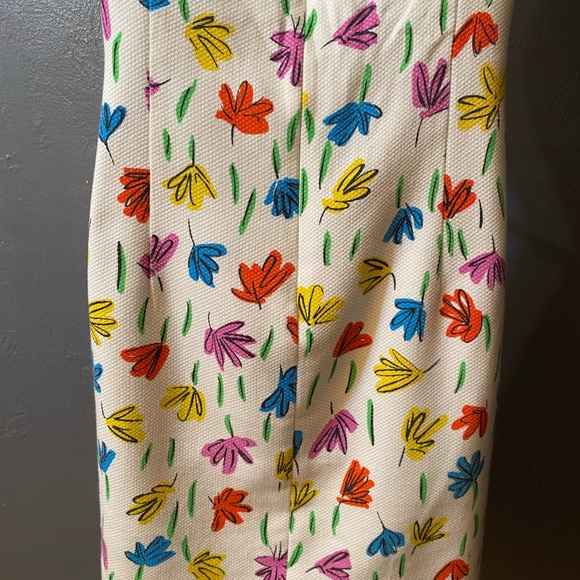 Mevisto flower shift dress - Picture 10 of 16